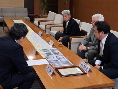 国登録有形文化財建造物登録証伝達式