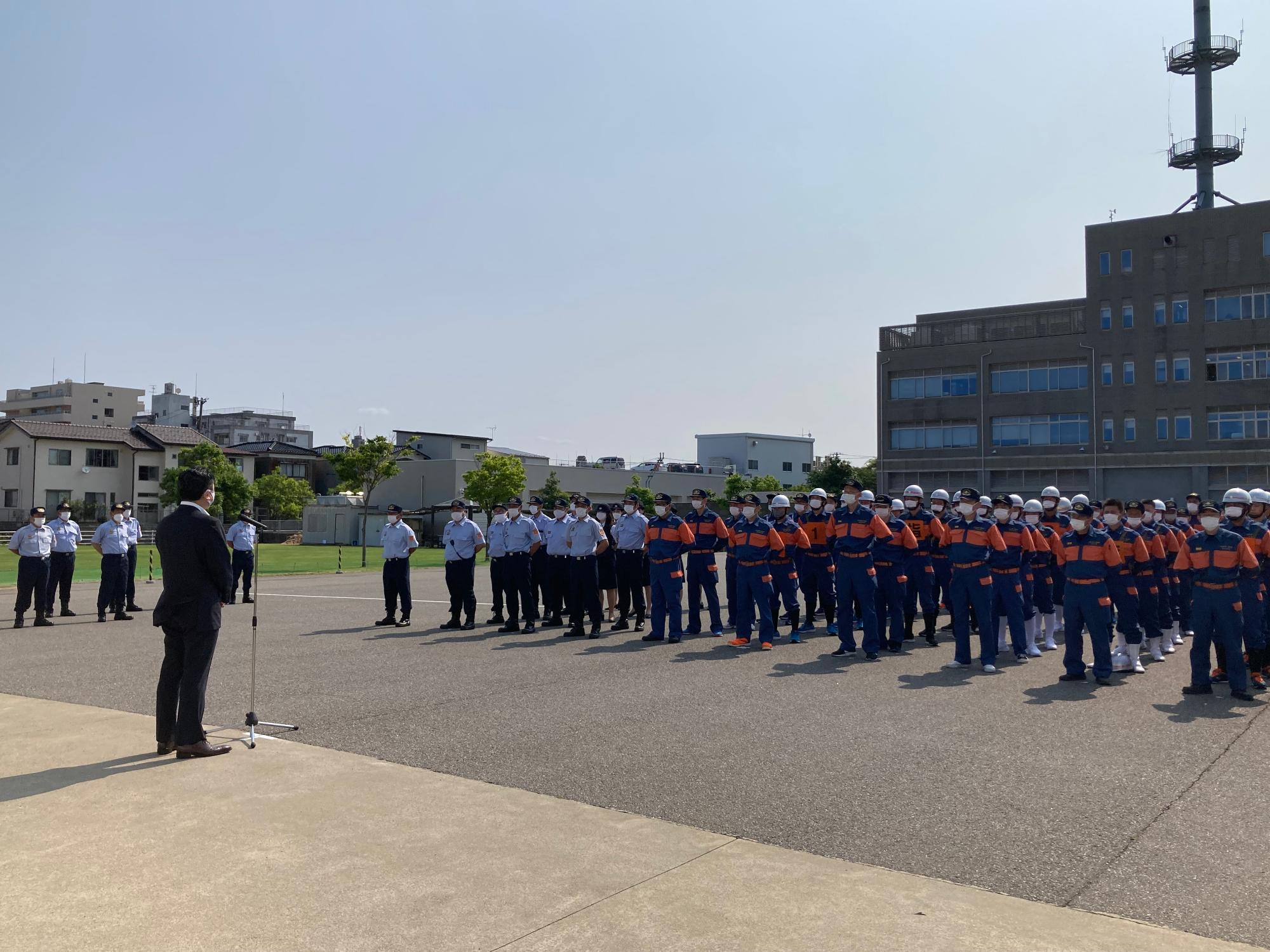 金沢市消防団ポンプ車操法大会開会式の様子