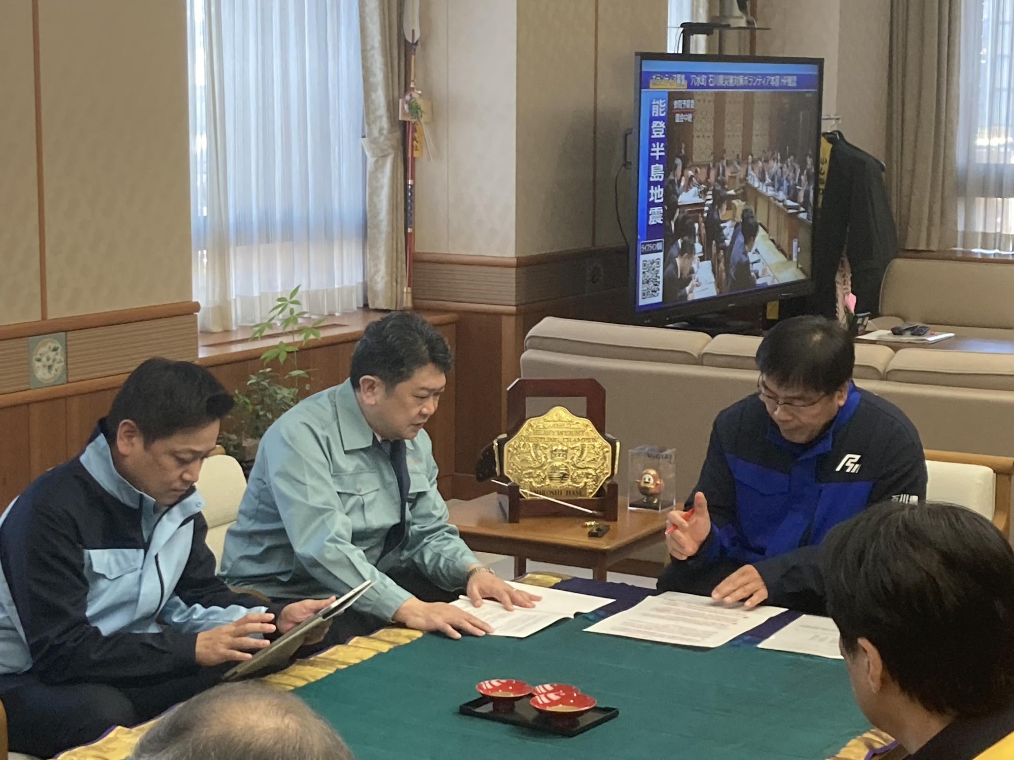 県内金沢以南6市長による被災者支援にかかる緊急要請