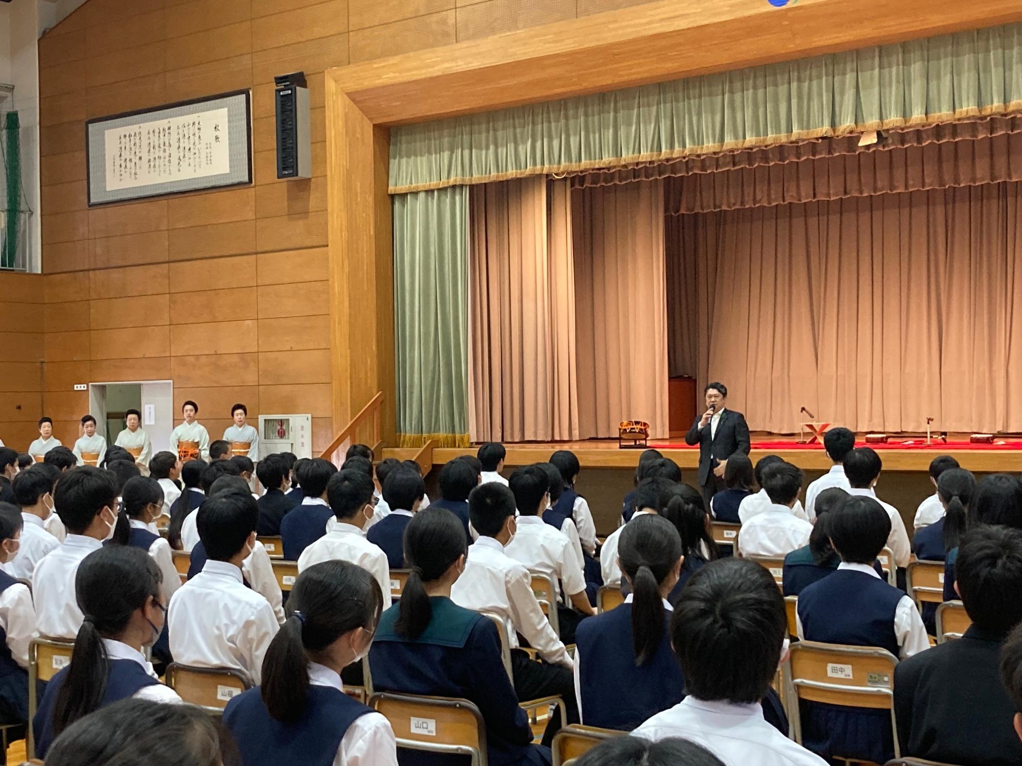 清泉中学校の金沢素囃子の鑑賞会