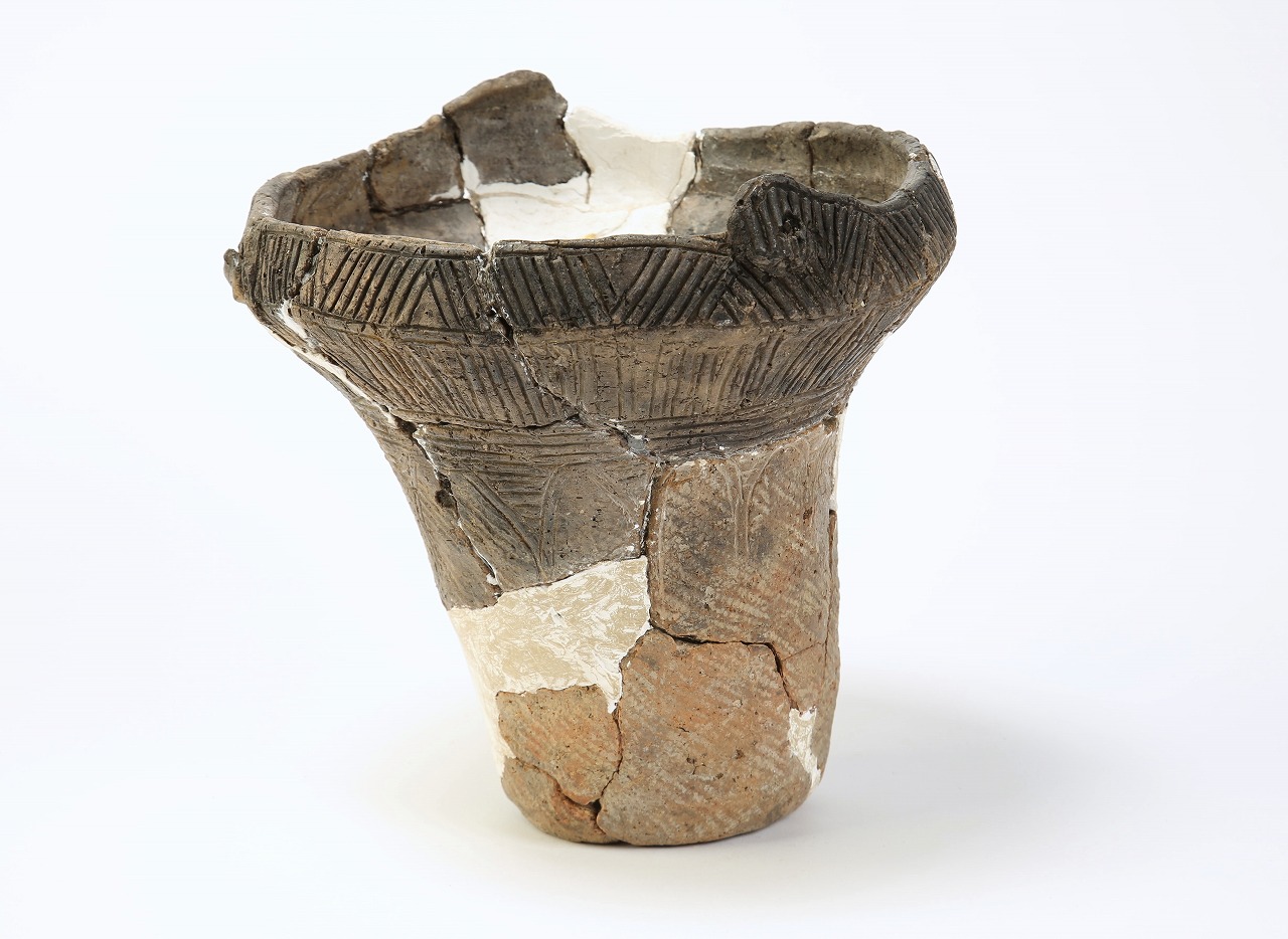 上安原遺跡から出土した縄文時代前期の深鉢