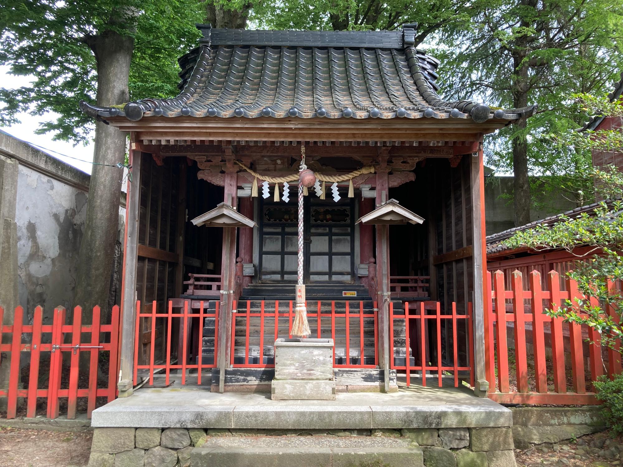尾崎神社豊受稲荷社社殿