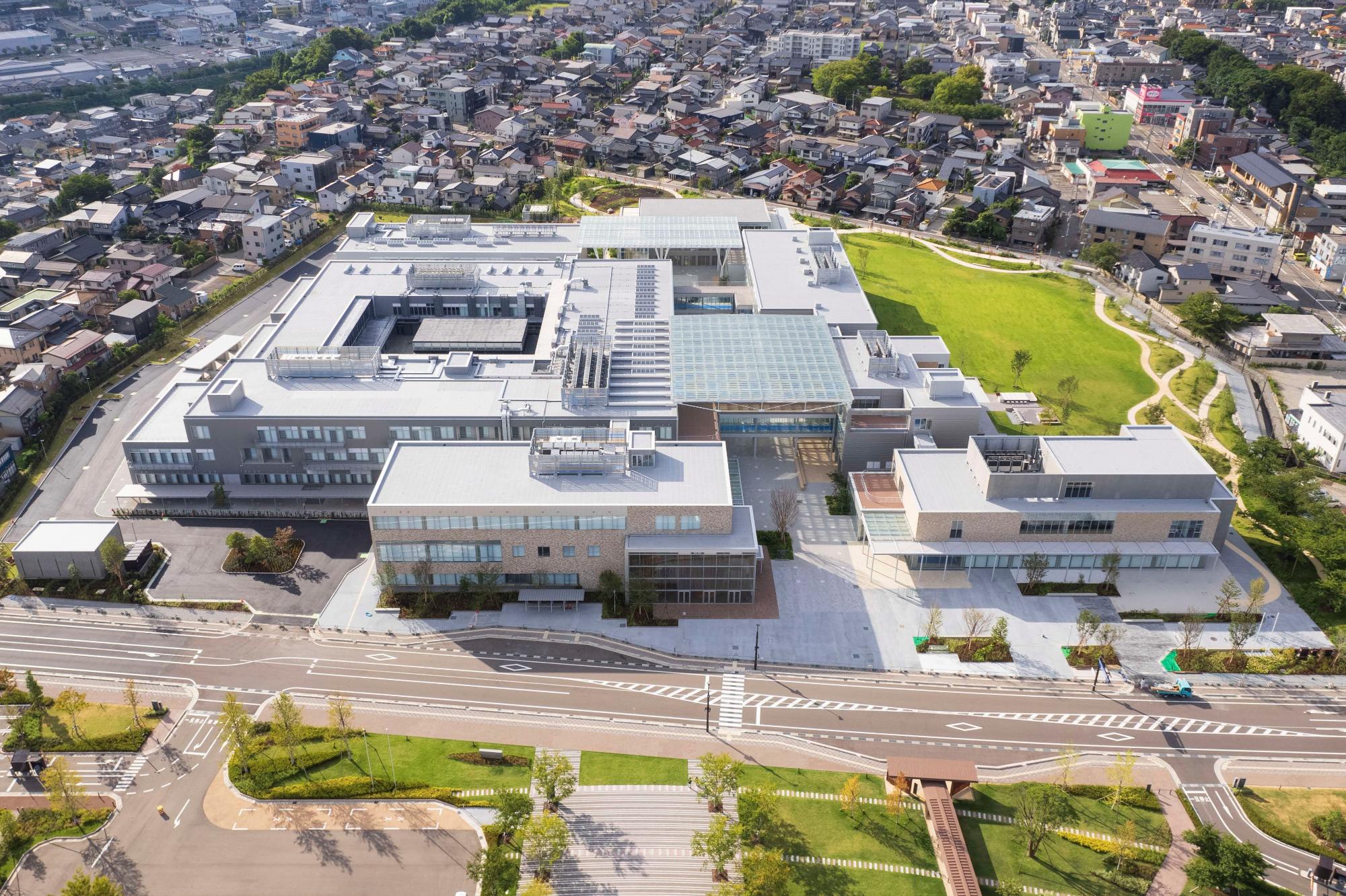 新しい金沢美術工芸大学キャンパスの完成後に撮影した空中写真