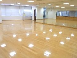 広々とした、まなびぃ広場の写真