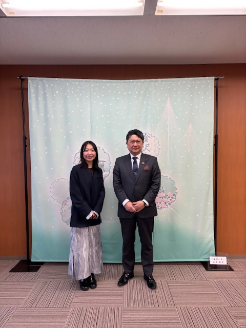 陶芸作家の中井波花さんが来訪