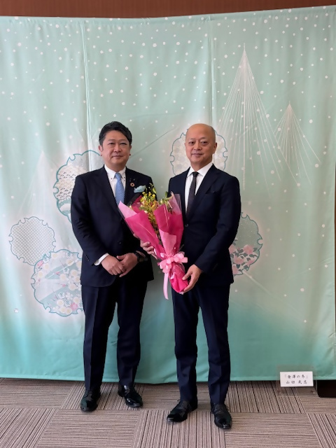 日本芸術院会員に選出された第十一代大樋長左衛門さんが来訪