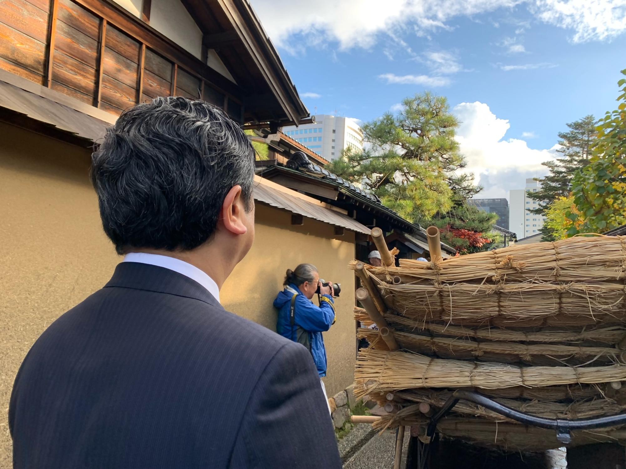 長町武家屋敷群 土塀の薦掛け出発式