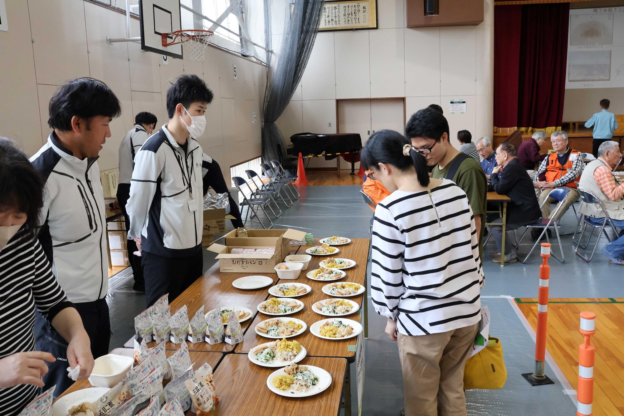 非常食（アルファ米など）の試食