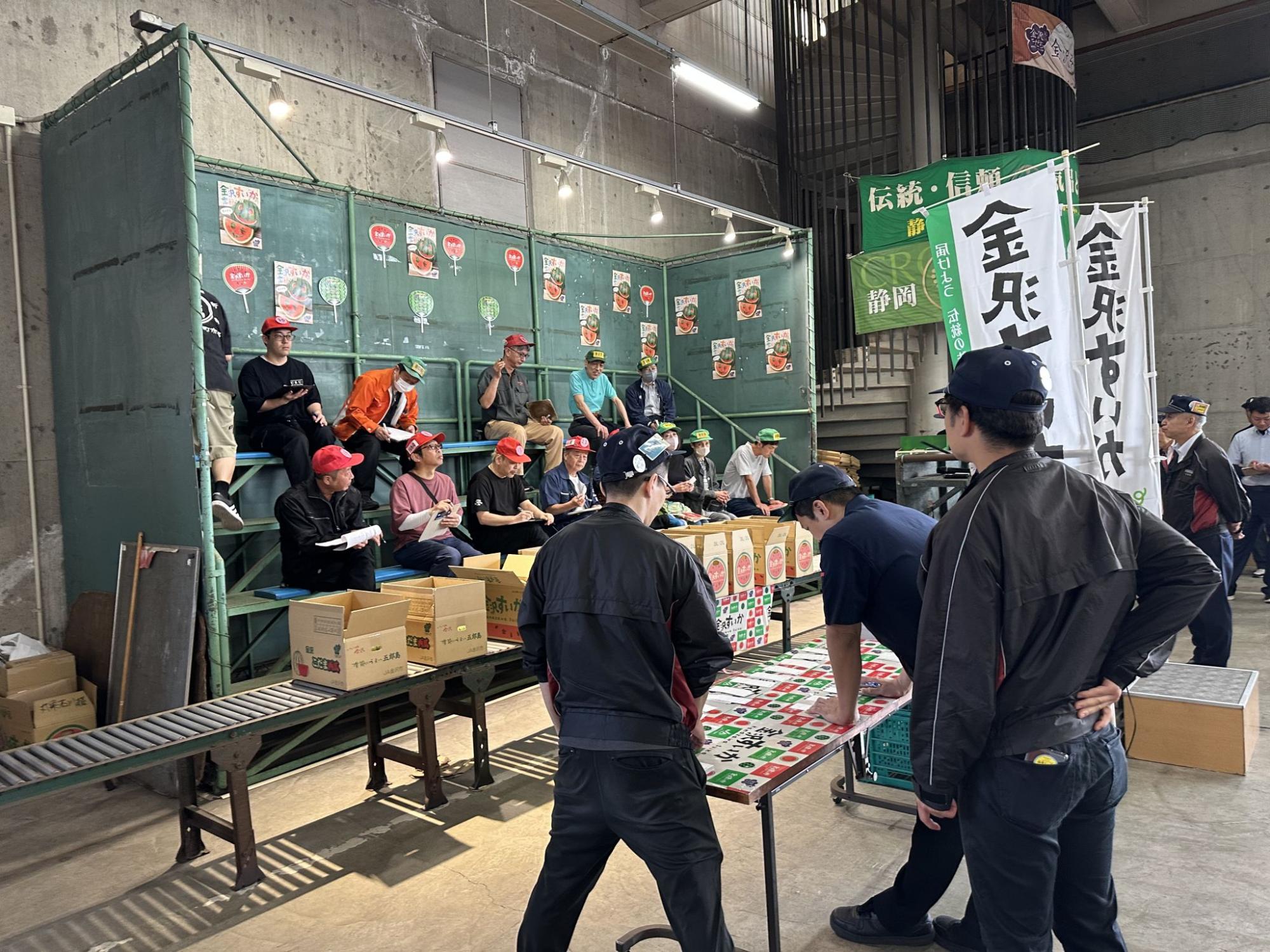 金沢そだち「金沢すいか」及び「金沢こだま西瓜」のトップセールス