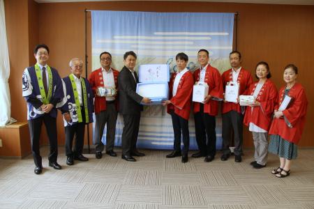 湯涌温泉 氷室の雪氷贈呈