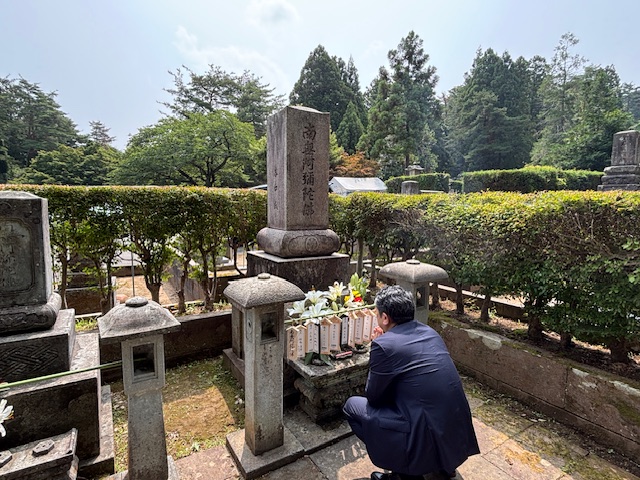 名誉市民のお墓のお参り