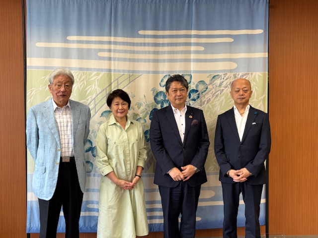 台湾の国立台北教育大学北師美術館の創設者で総合プロデューサーの林曼麗（リン・マンレイ）氏と学芸員の趙宜恬（チョウ・イテン）氏の訪問