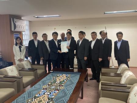 県都市計画協会、県道路整備促進協会、金沢開発協議会、金沢港整備促進期成同盟会による中央要望