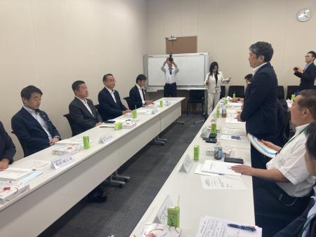 県都市計画協会、県道路整備促進協会、金沢開発協議会、金沢港整備促進期成同盟会による中央要望