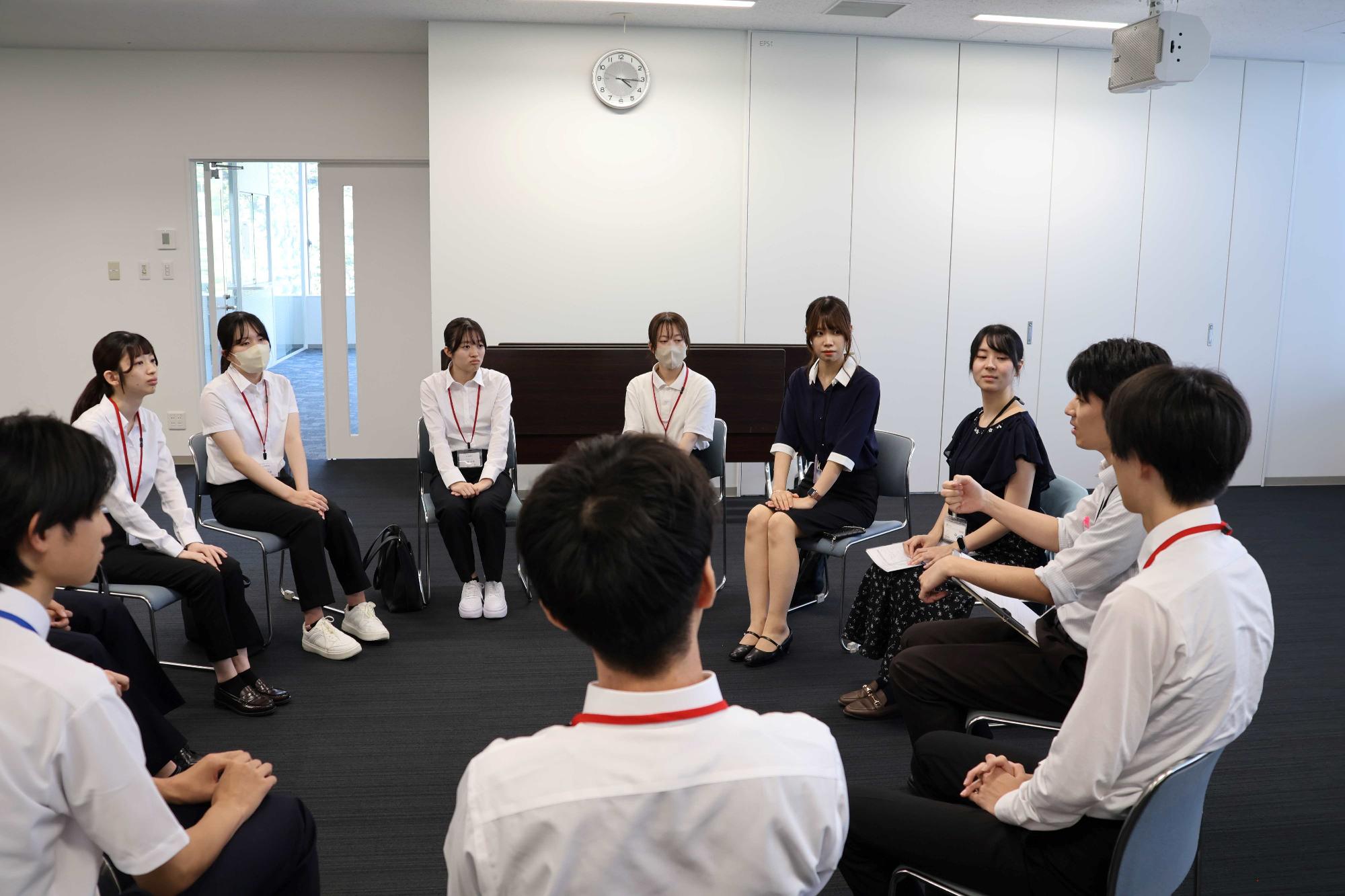 【若手職員とのフリートーク】