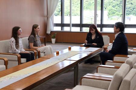 ナンシーからのインターン生が市長を表敬訪問