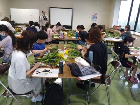 公設花き市場で夏休み親子体験教室を開催しました