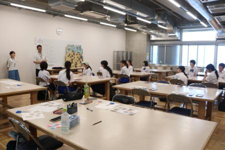 中学校の美術部生徒が金沢美術工芸大学で「美大」の世界を体験