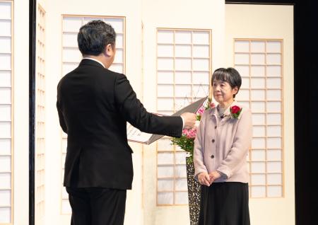 第53回泉鏡花文学賞・泉鏡花記念金沢市民文学賞授賞式