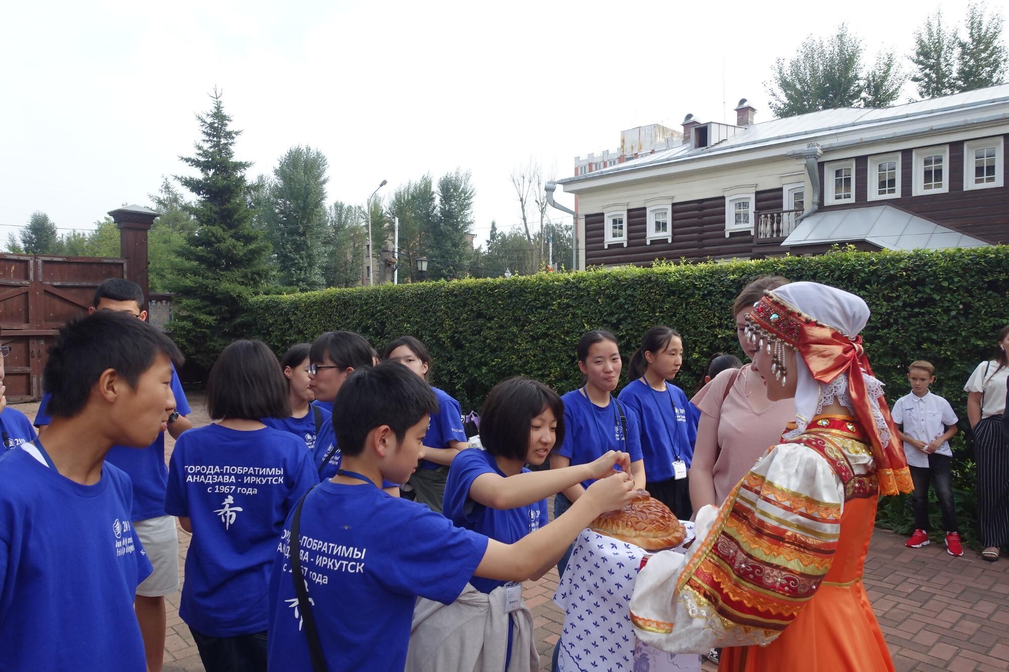 中学生親善団の交流