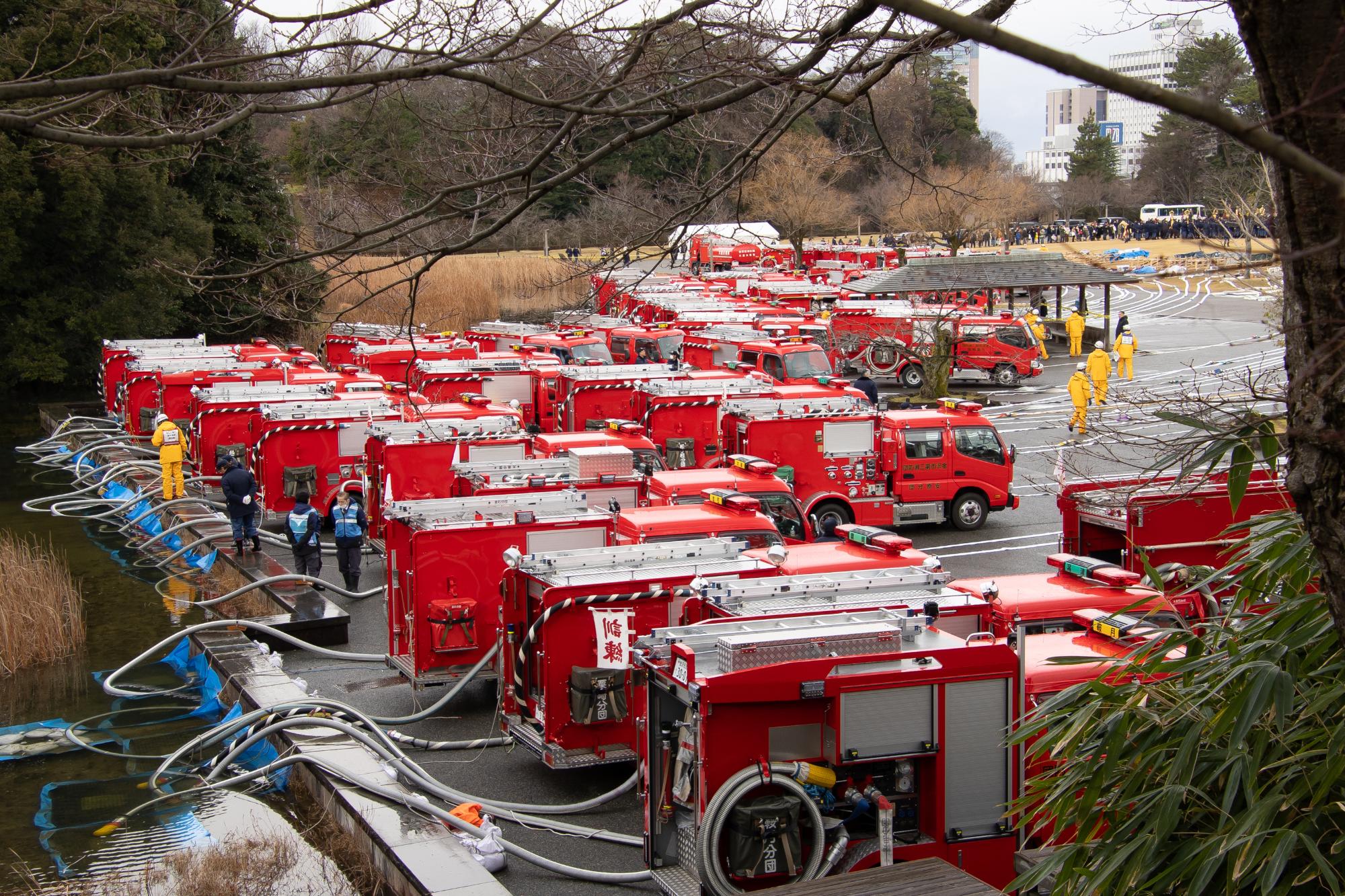 消防車両集合の様子