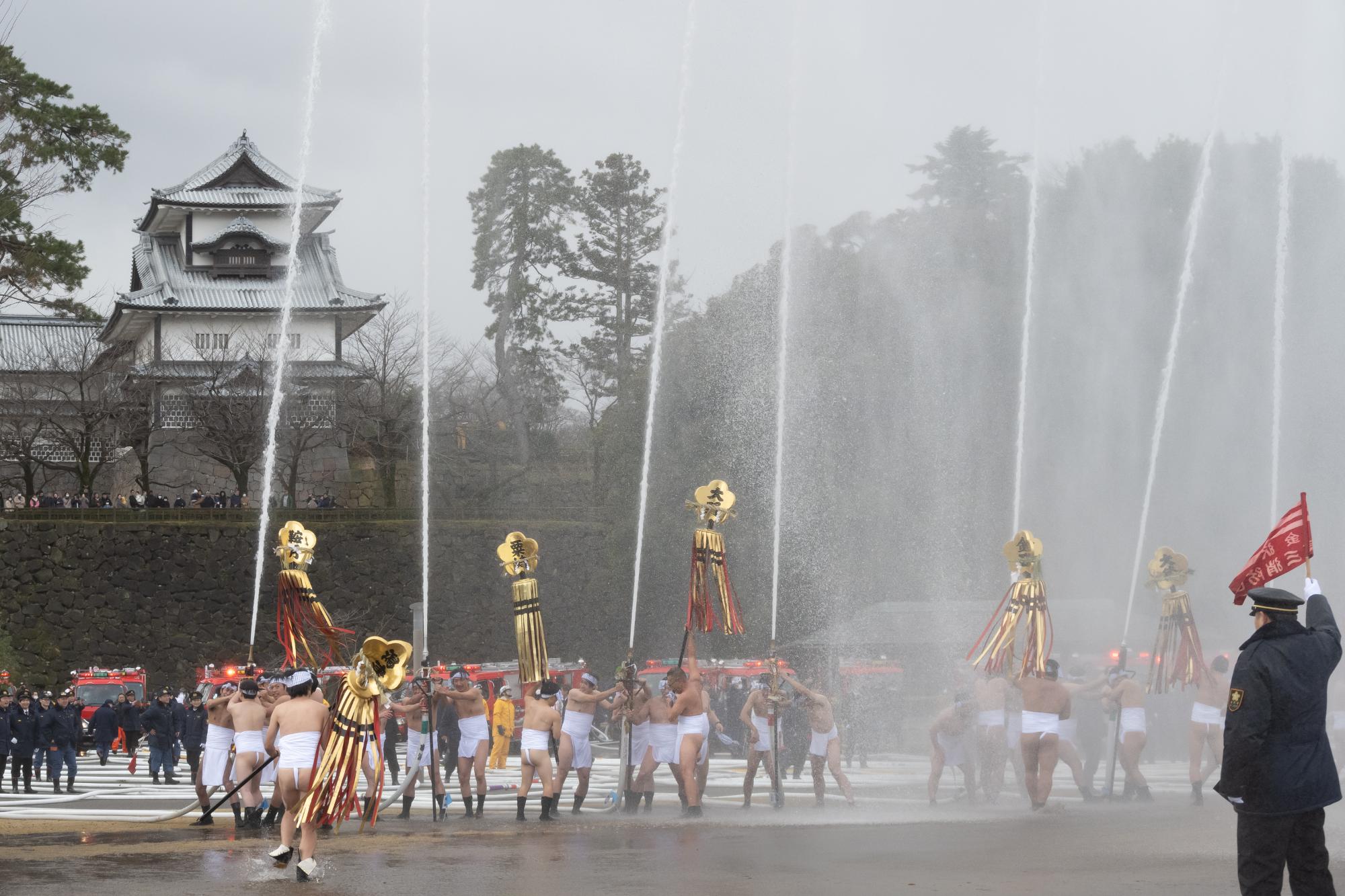 一斉放水の写真