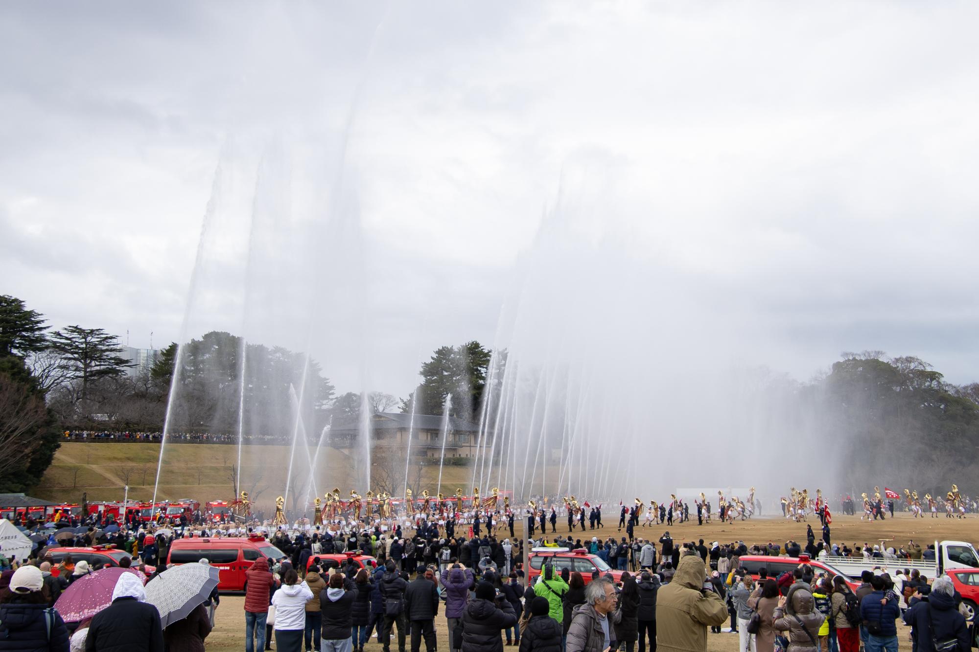 一斉放水の様子