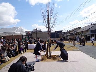 泉野おあしす広場及び泉野第2児童公園の完成式