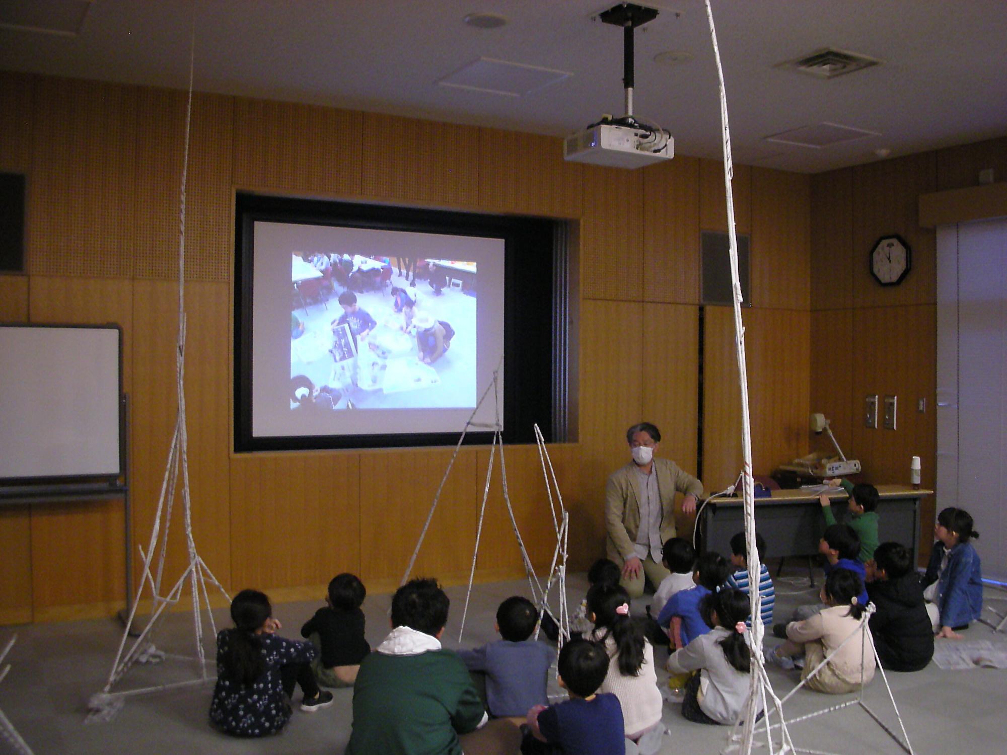 キッズスクール「新聞紙タワーをつくろう！」