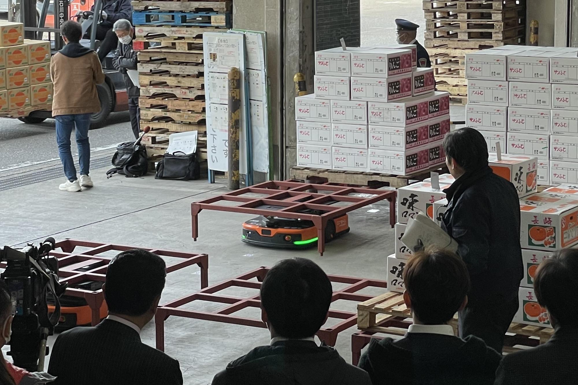無人搬送車（AGV）導入の実証実験