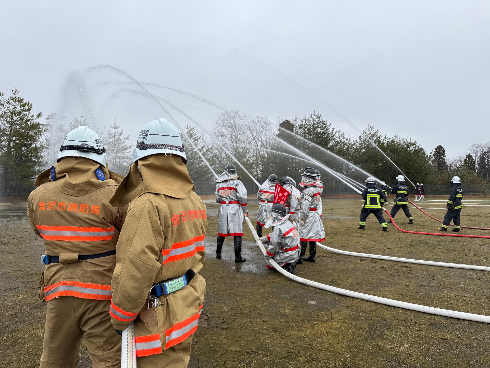 林野火災を想定した合同訓練