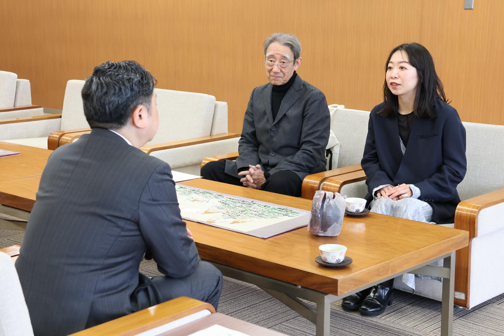 ユネスコ創造都市へ派遣する陶芸作家の表敬訪問