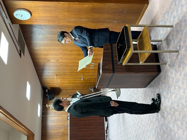 退職者へ市長から辞令交付