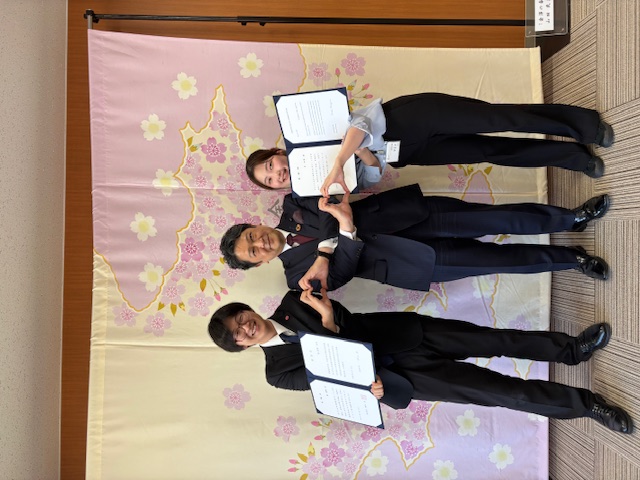 国際交流員の二人と市長