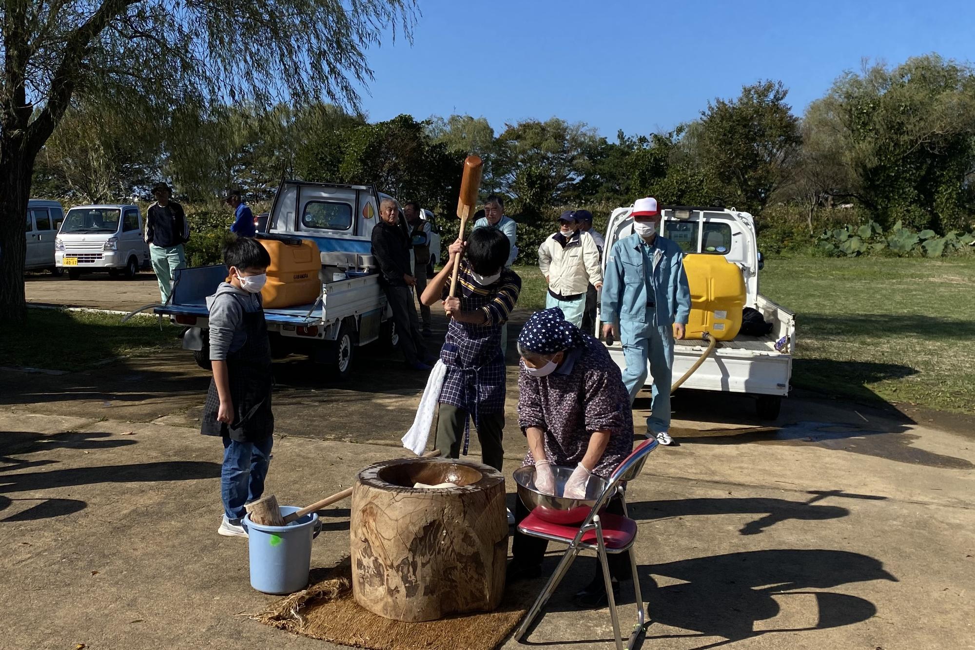 こなん水辺学校「餅つき体験」