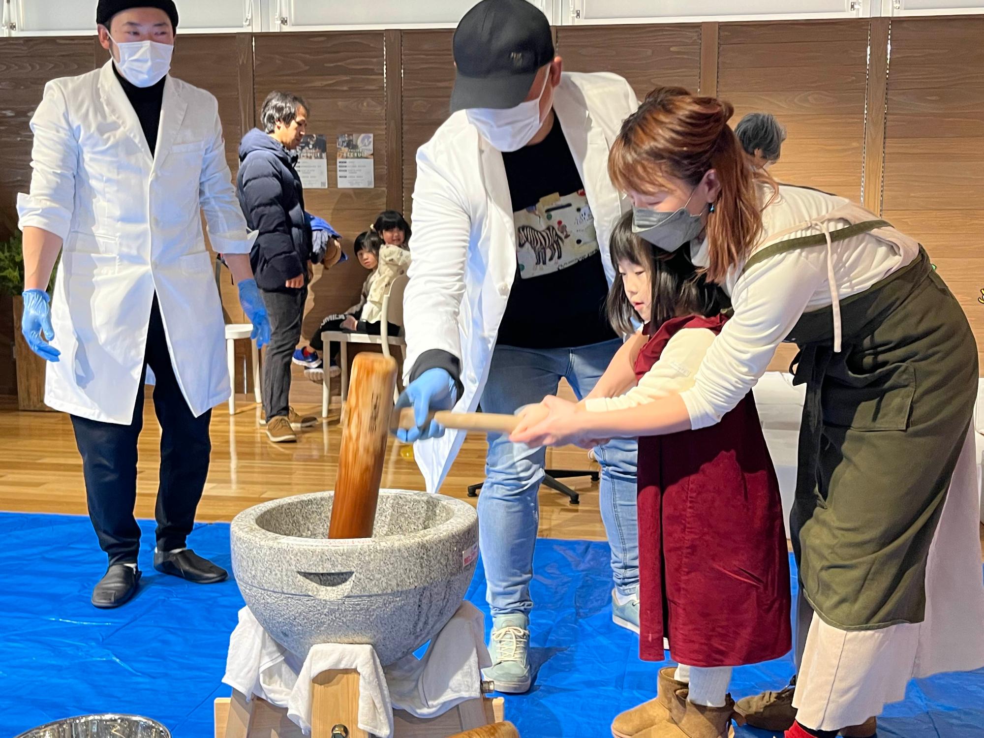 新年の「おもちつき交流会」