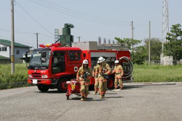 金沢市消防職員が訓練をしている様子を撮影した写真。