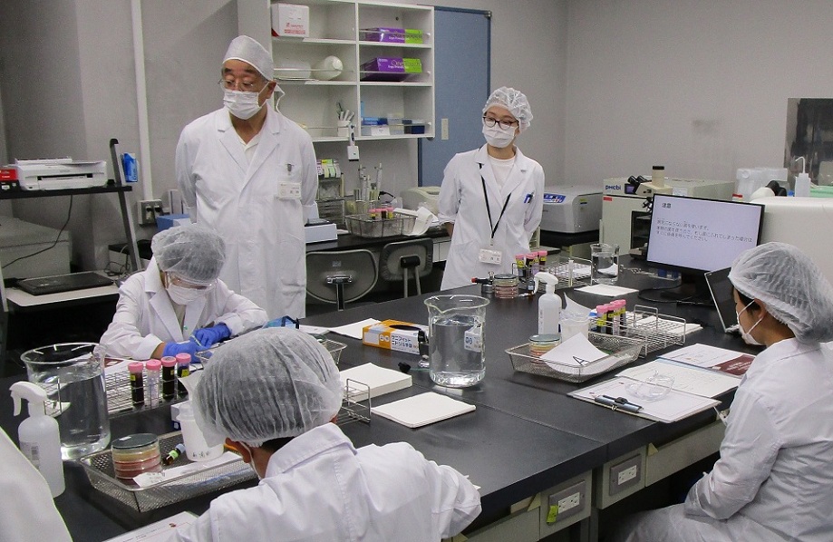 微生物検査 講座の風景