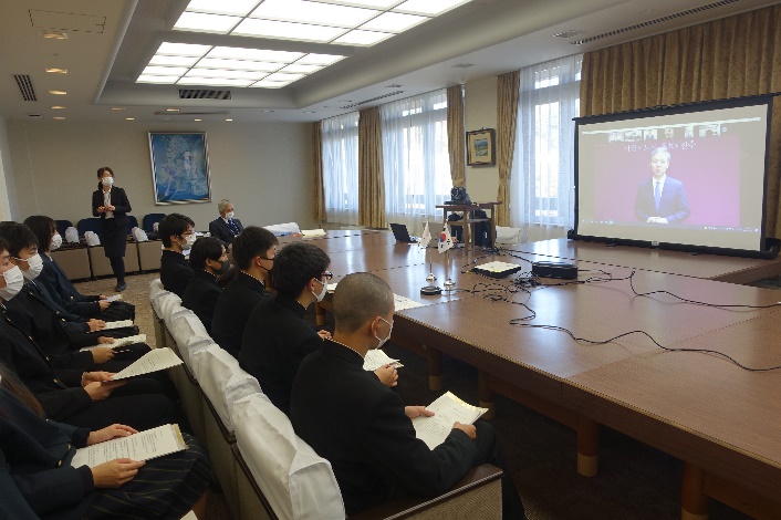 市立工業高校と全州工業高校とがオンライン交流会を開催