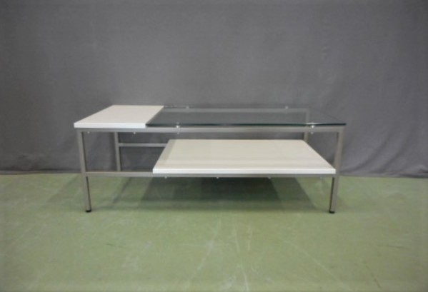 15.ガラステーブルの画像