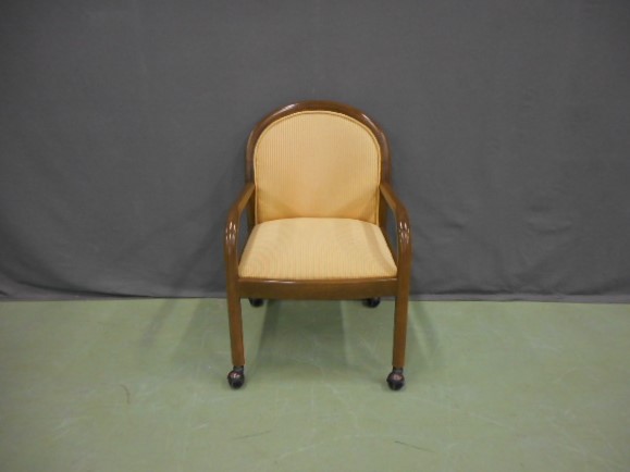 17.キャスター付ダイニングいすの画像