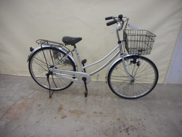 55.銀の自転車の画像