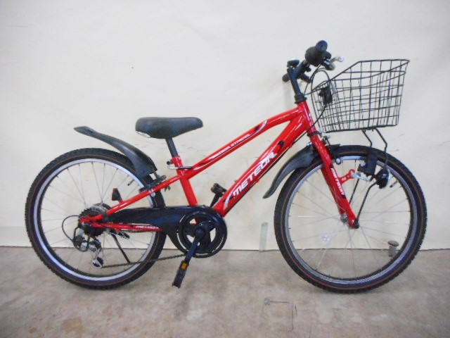 52.赤の自転車の画像