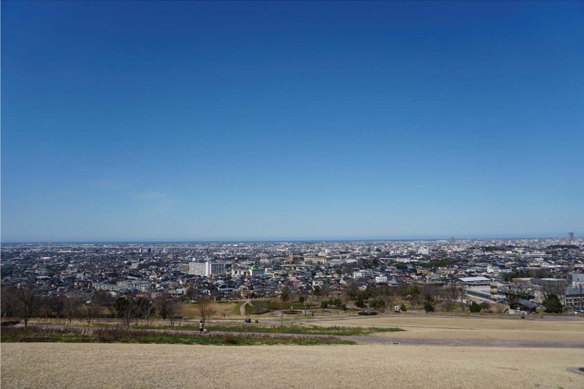 大乗寺丘陵公園芝生の丘からの眺め