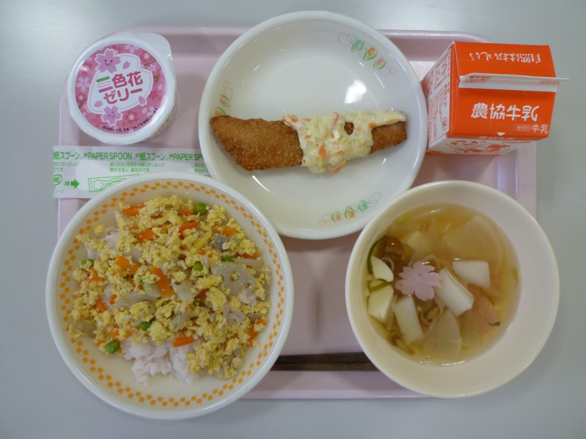 中学校給食の写真 お花見の献立