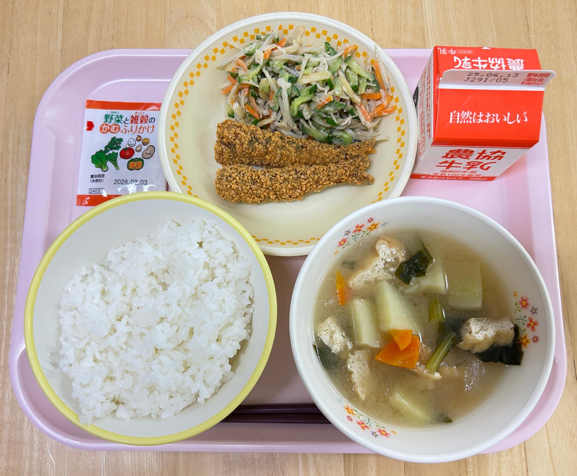 中学校給食の歯と口の健康週間の写真